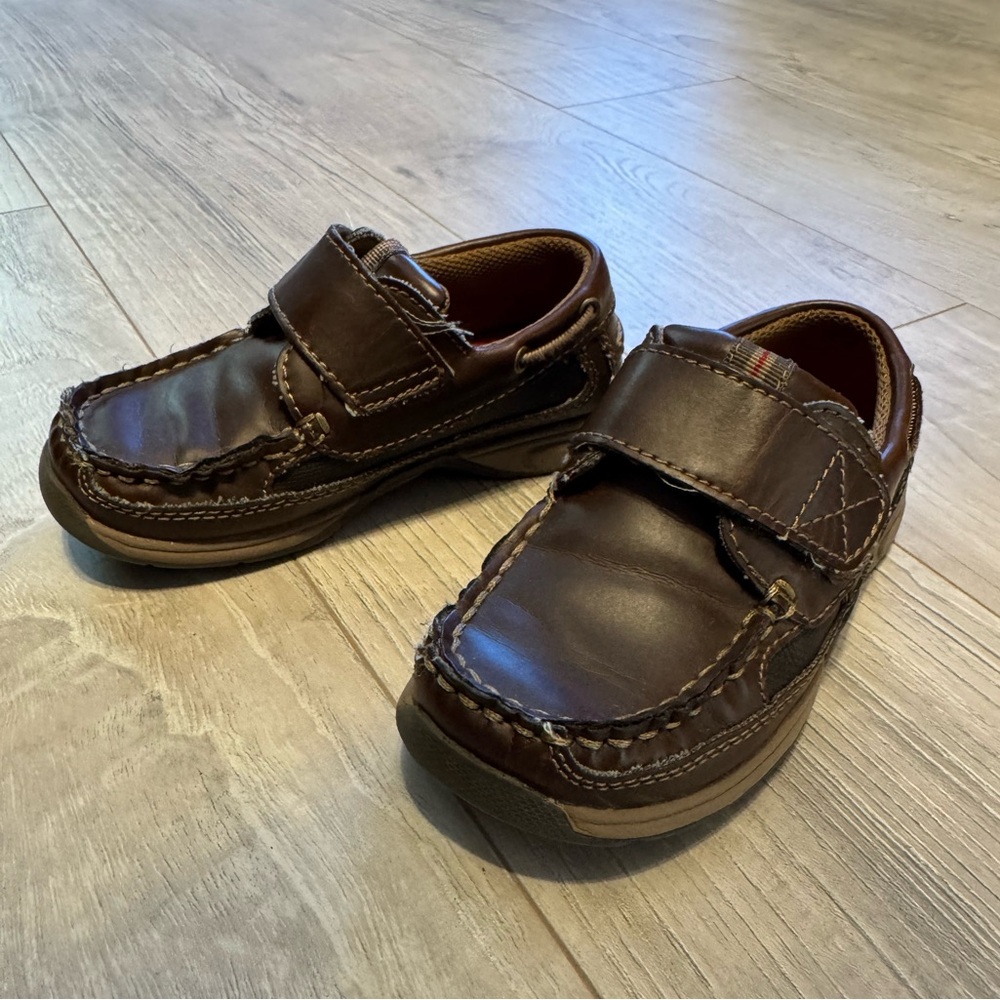 Boy brown dress shoes